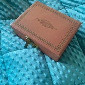 Retro pink jewelry box 80s 90s foldout earring ring boxes decor antique